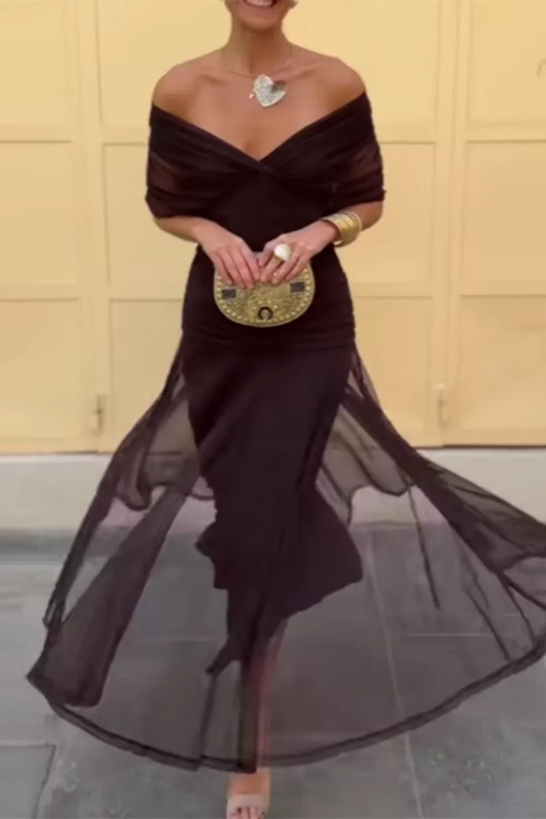 Robe Maxi de Fête Élégante à Col V