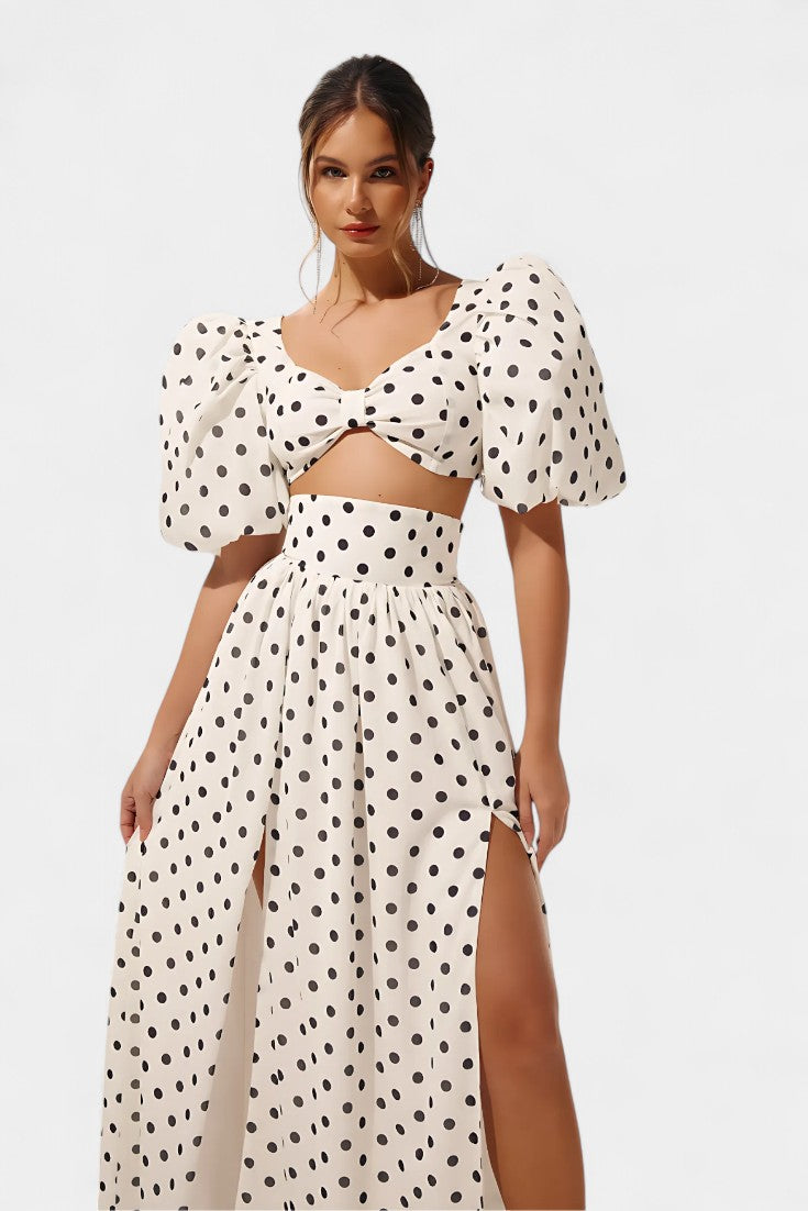 Sherine Ensemble à Pois avec Top à Manches Bouffantes et Jupe à Fente Frontale