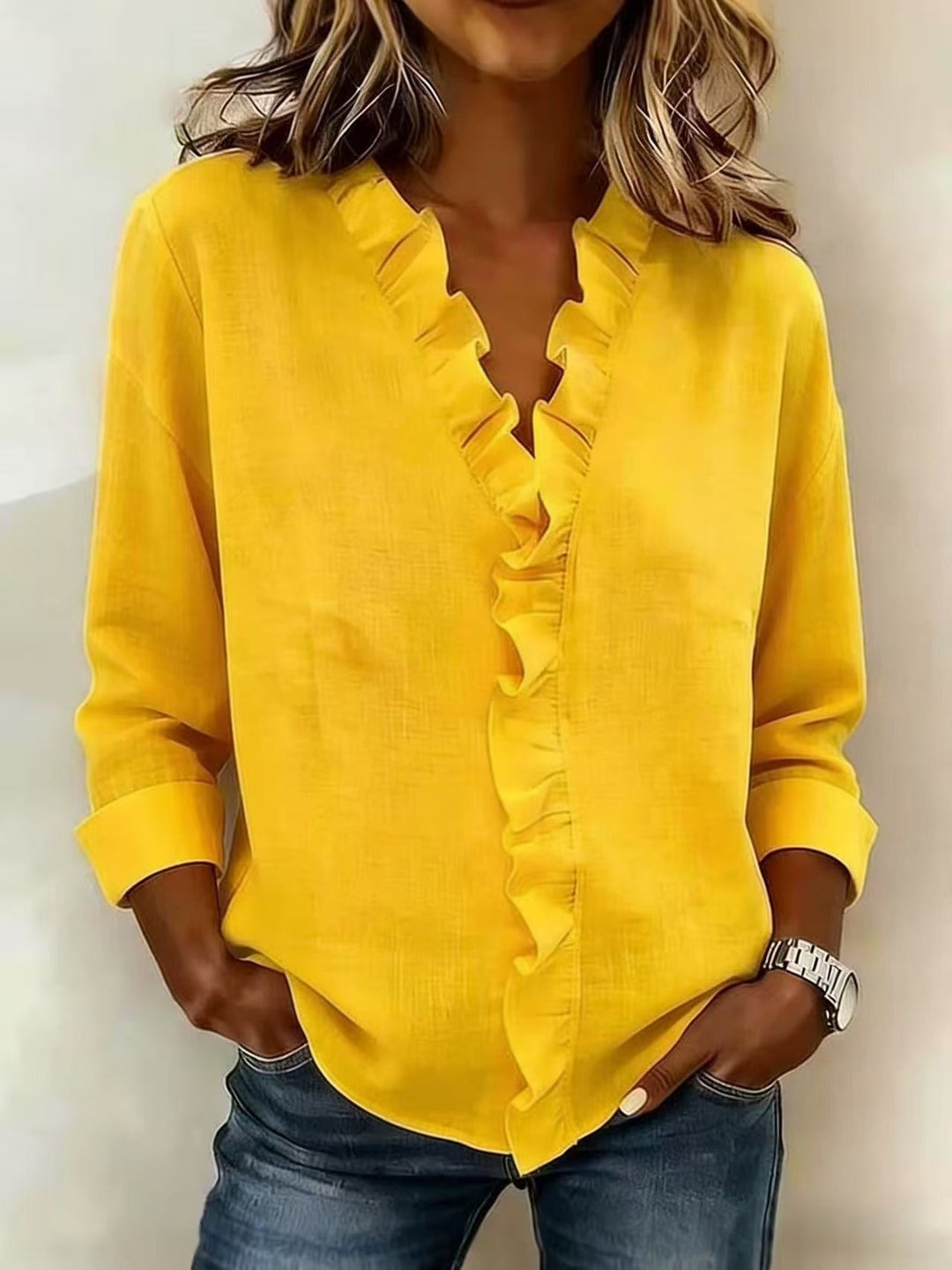 Chiara | Blouse avec décolleté en V et volants délicats