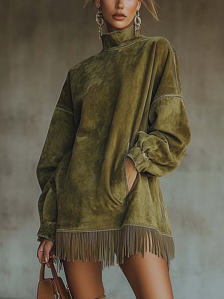 Amalia ║ Robe en daim avec col montant et franges