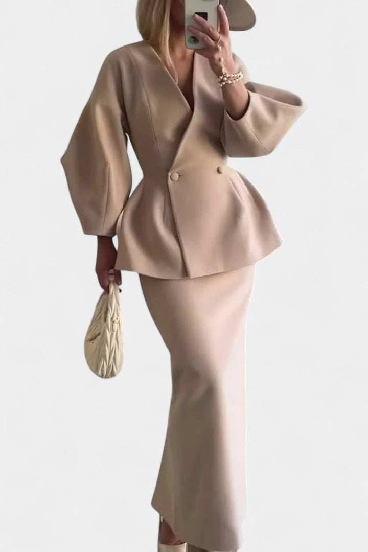Aliénor Ensemble Tailleur Élégant à Col V et Manches Bouffantes