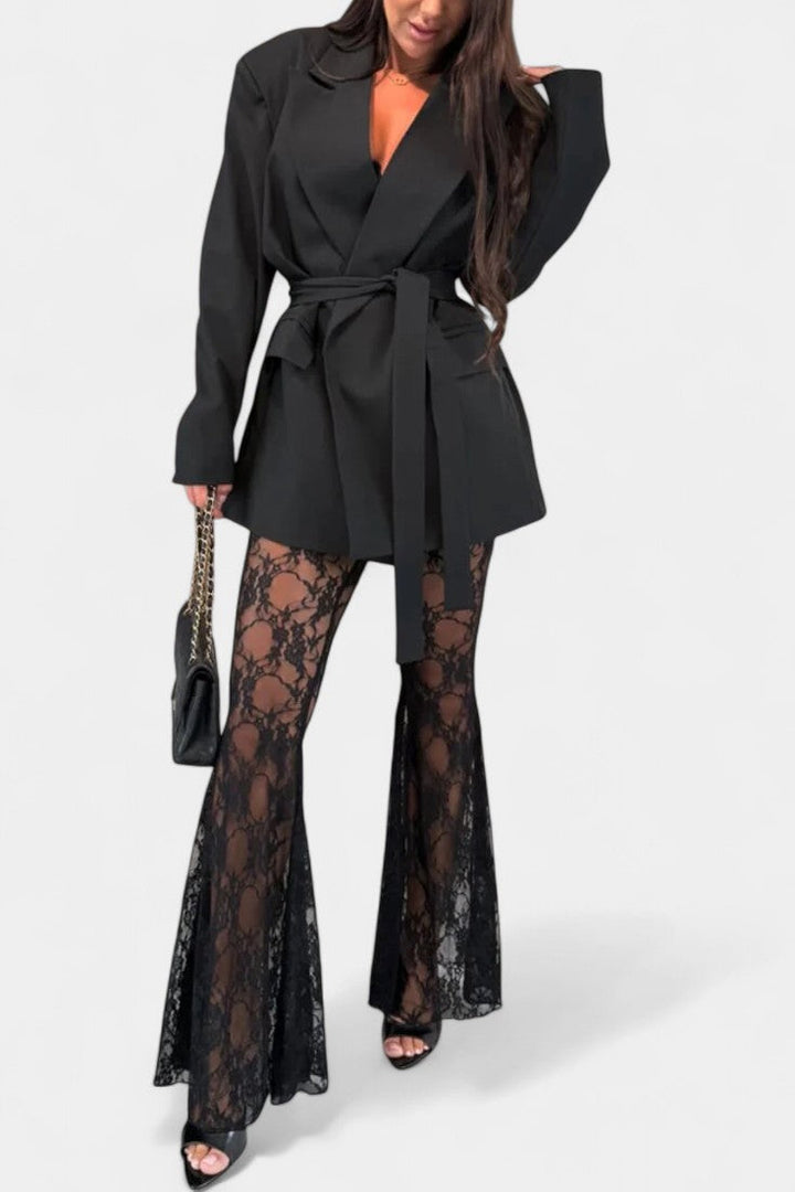 Demelza Ensemble avec Blazer Ceinturé et Pantalon Sirène en Dentelle Florale