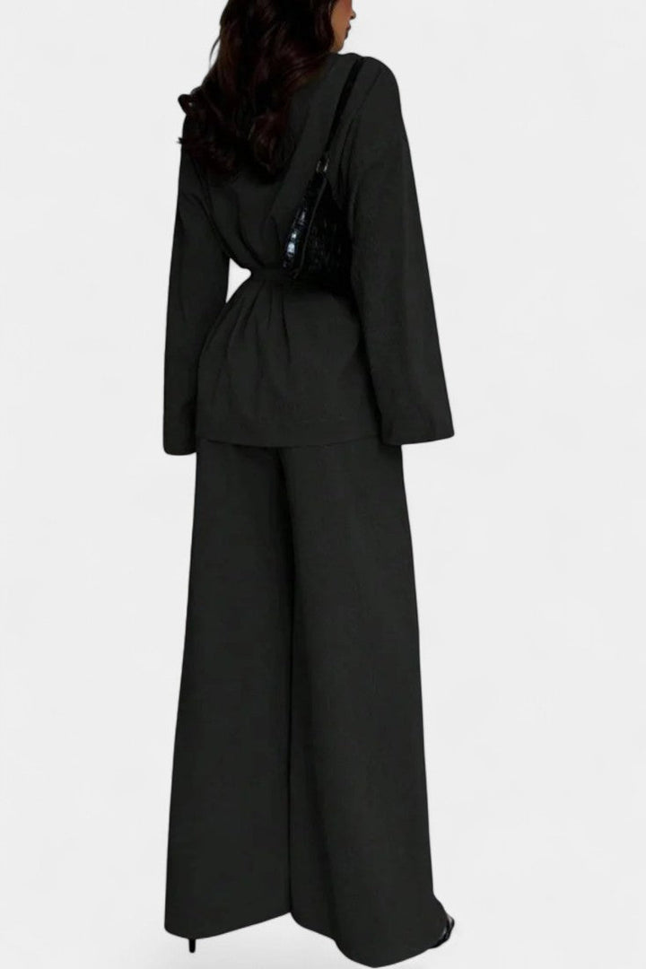 Amy Ensemble Tailleur à Décolleté V et Pantalon Évasé